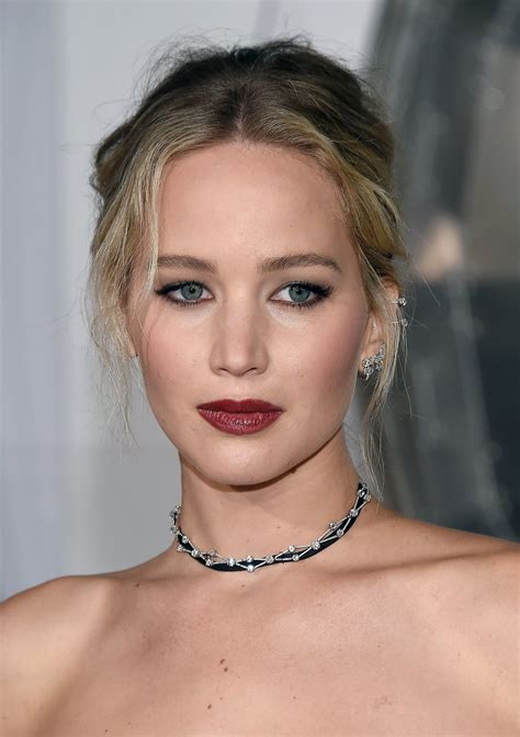 jennifer lawrence face